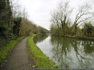 A view of the Grand Union Canal in Brentford on a winter day